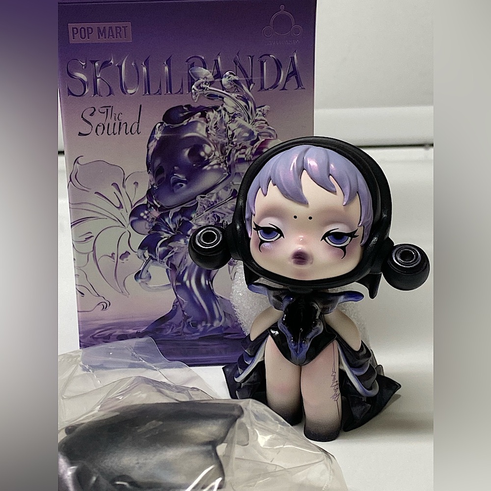 POP Mart Skullpanda The Sound Series-The Grief - Picture 2 of 4
